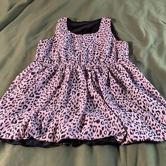 Dresses & Skirts - Unbranded pink leopard print dress. Bubble skirt, black lining. Size XL.